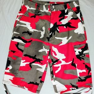 Men's Cargo Shorts - Red Camo